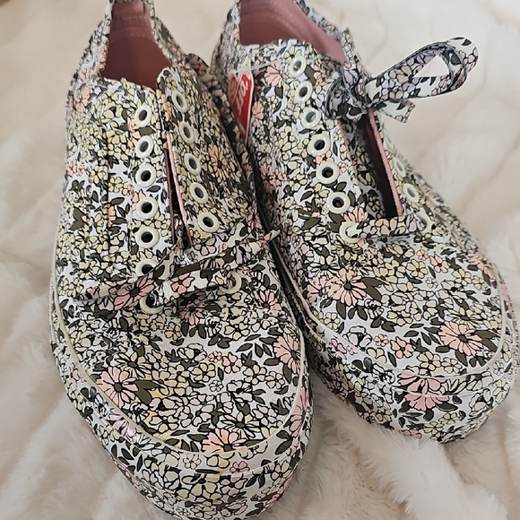 Vans Multicolor Floral Sneakers - Picture 6 of 12